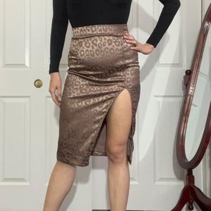 Hey Babe Tan Leopard Print Pencil Skirt Size M